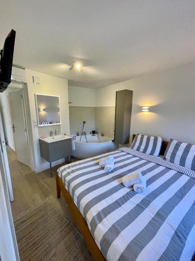 Badine 5p Piscine Balneo Clim Jardin Exotique Apartamento Hyères