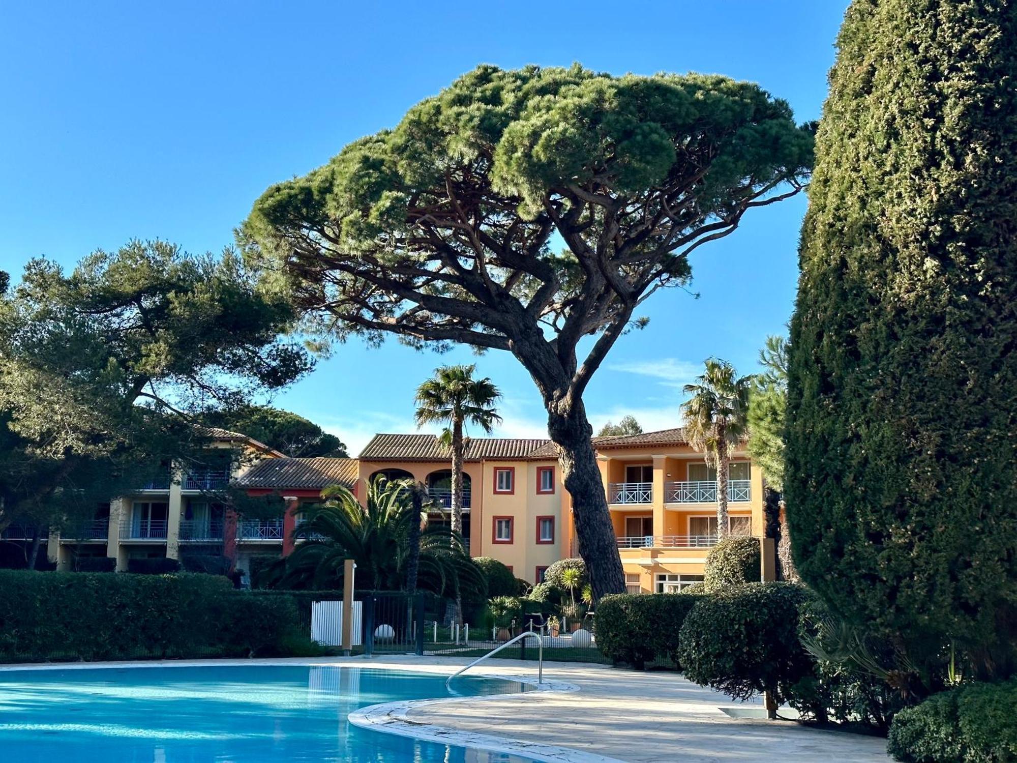 Badine 5p Piscine Balneo Clim Jardin Exotique *
