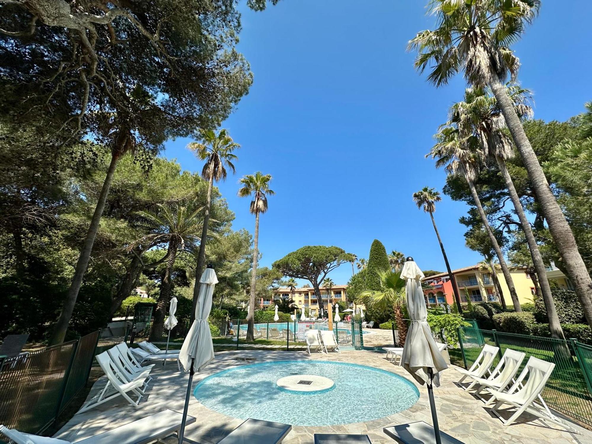 Badine 5p Piscine Balneo Clim Jardin Exotique Appartement Hyères